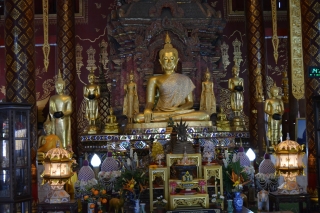 Chiang Mai - Wat Chiang Man 003 - BackPackJunkies