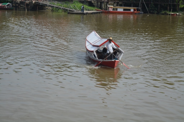 Kuching, waterfront, Backpackjunkies