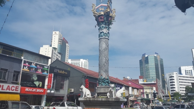 Kuching, Kattenstandbeeld, Backpackjunkies