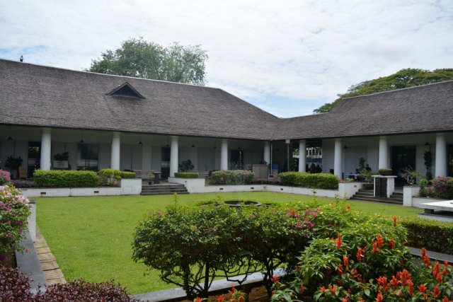 Kuching, The Old Courthouse, Backpackjunkies