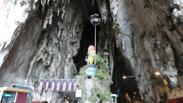 Kuala Lumpur - Batu Caves 06 - BackPackJunkies Kuala Lumpur - Batu Caves 06 - BackPackJunkies