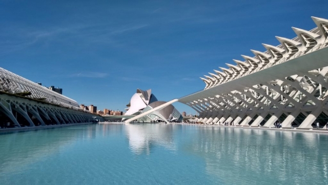 Valencia, Baja Bikes, fietstour, Palau de les Arts Reina Sofia, Backpackjunkies