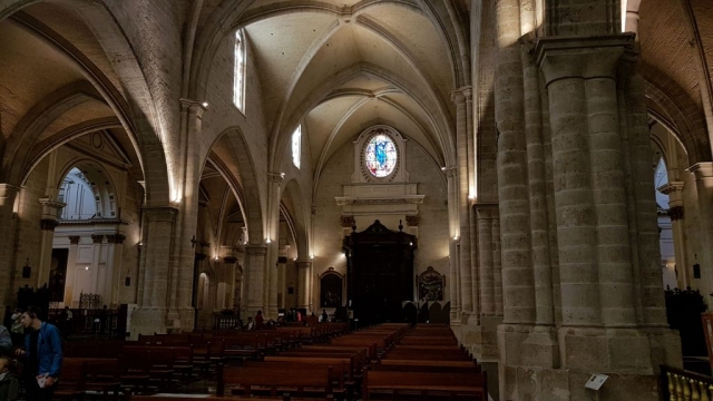 Valencia – Kathedraal 2 – BackPackJunkies