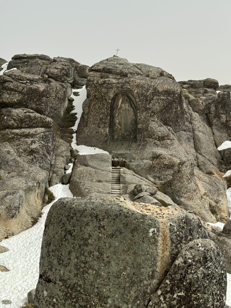 Natuurpark Serra de Estrela - Cascata do Poco do Inferno - Nossa Senhora da Boa Estrela