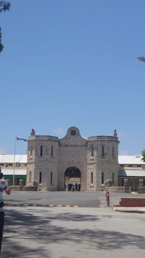 Fremantle Prison entree - Een Dagtrip naar Fremantle - BackPackJunkies