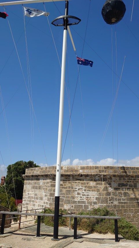 Mast - Een Dagtrip naar Fremantle - BackPackJunkies